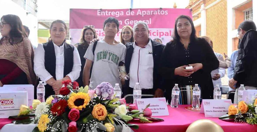 Gloria Barrales gestiona y entrega masivamente aparatos ortopédicos y prótesis a ciudadanos de Amozoc