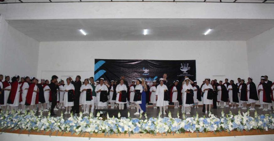 Se graduan 100 enfermeras y enfermeros de la Escuela de Enfermería Dr. Alfredo Toxqui Fernández de Lara