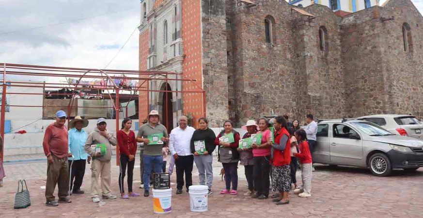 Gobierno de Amozoc aporta para el embellecimiento de espacios de fe