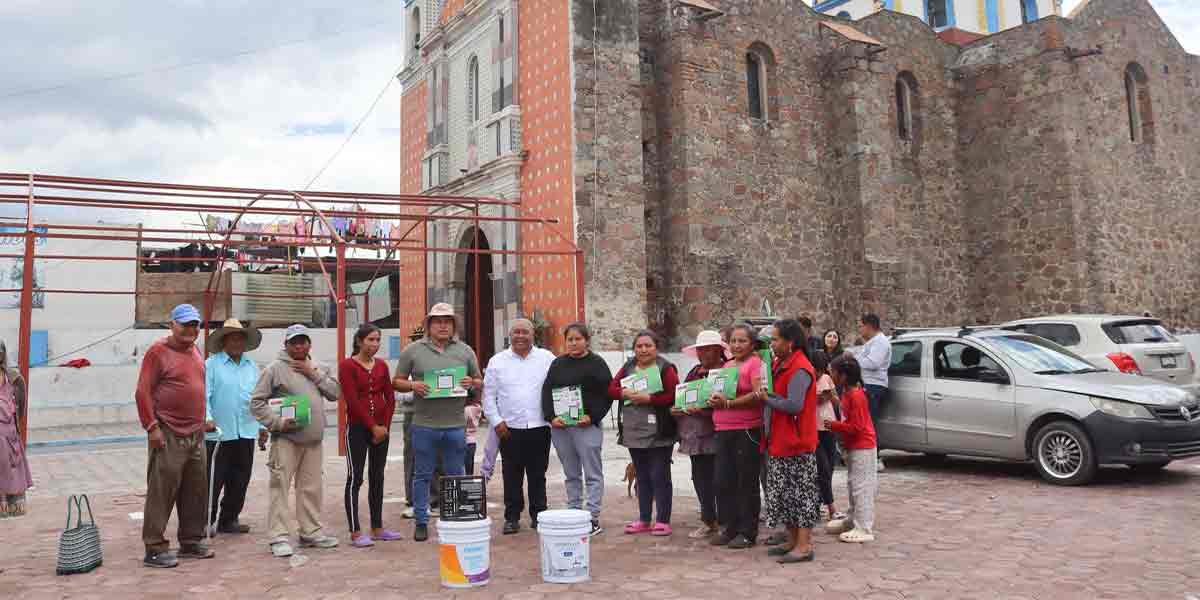Gobierno de Amozoc aporta para el embellecimiento de espacios de fe