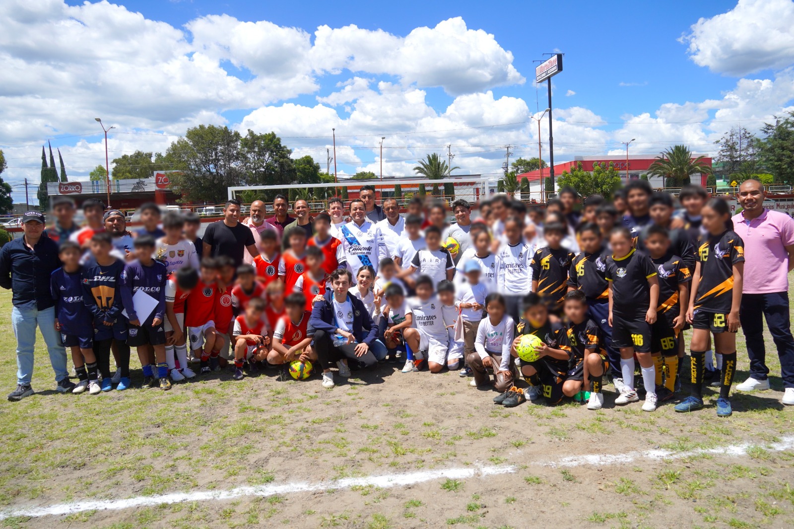 PRESIDENTE JUAN MANUEL ALONSO INAUGURA TALLERES DE FÚTBOL CLUB PUEBLA EN TEXMELUCAN