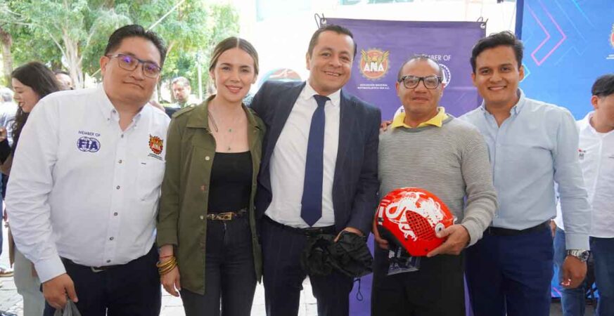 EN TEXMELUCAN SE PROMUEVE LA SEGURIDAD DE MOTOCICLISTAS CON LA ENTREGA DE CASCOS CERTIFICADOS
