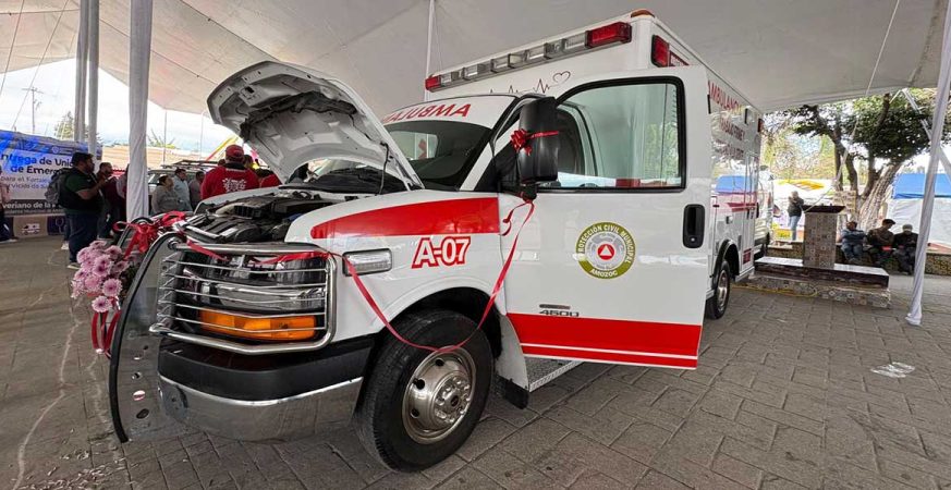 Adquieren dos ambulancias para beneficio de Amozoc