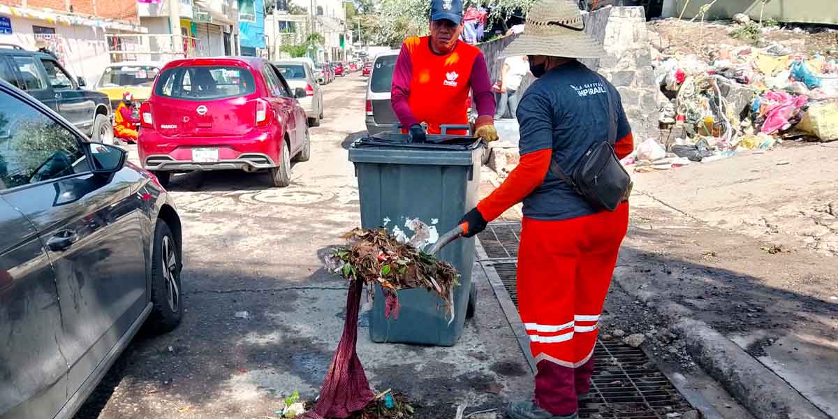 Refuerza Gobierno de la Ciudad limpieza de alcantarillas para prevenir inundaciones por lluvias