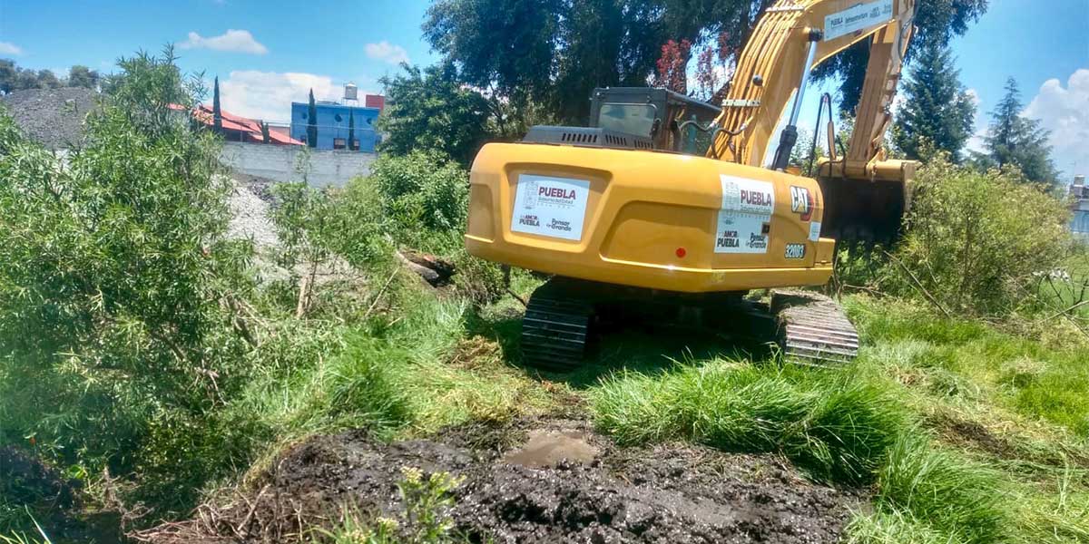 GOBIERNO DE TEXMELUCAN REALIZÓ DESAZOLVE DE RÍO ACOTZALA EN EL MORAL
