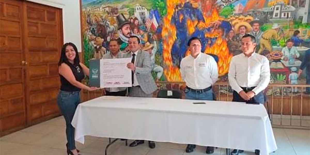 Entregan cheques para obras comunitarias en San Martín Texmelucan