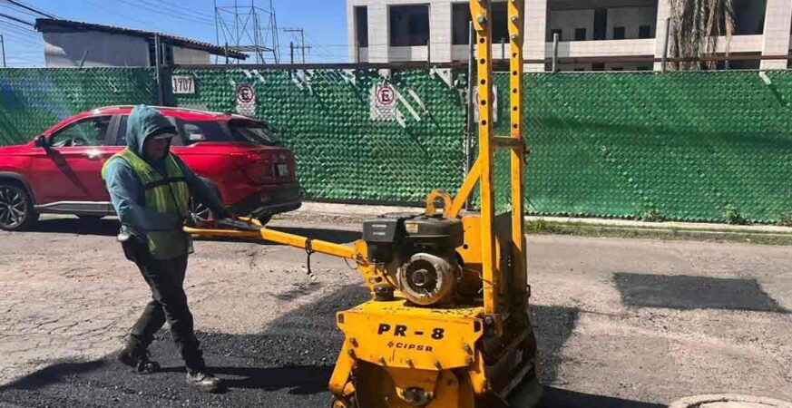 Campaña Capitalina Bacheando Puebla: fortalece los barrios de la ciudad con acciones de mantenimiento vial