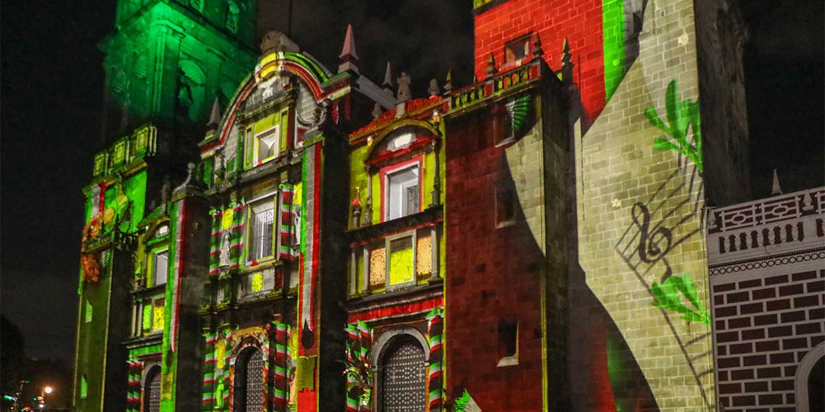 Inaugura Pepe Chedraui proyecciones del videomapping "Septiembre Brilla" en la fachada de Catedral