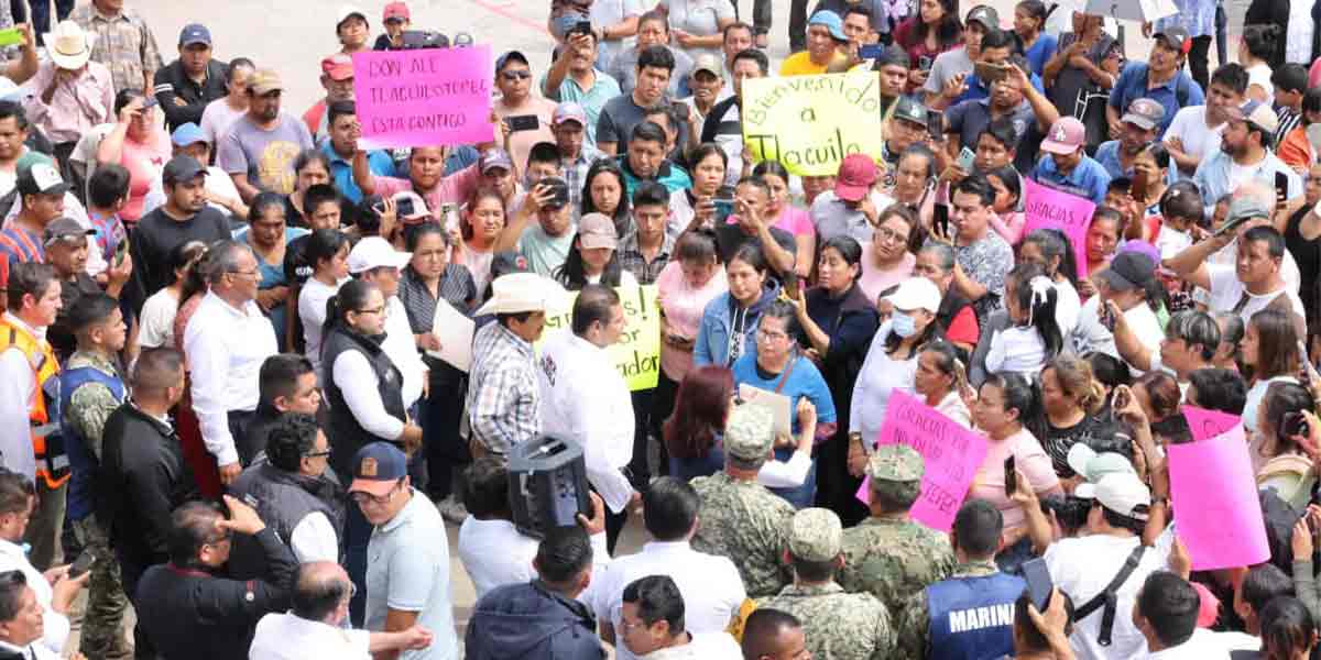 Gobernador Armenta se reúne con damnificados de la región de Tlacuilotepec