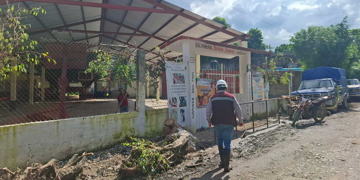 Gobierno estatal inicia evaluación de daños en infraestructura educativa, derivados de las lluvias en la Sierra Norte