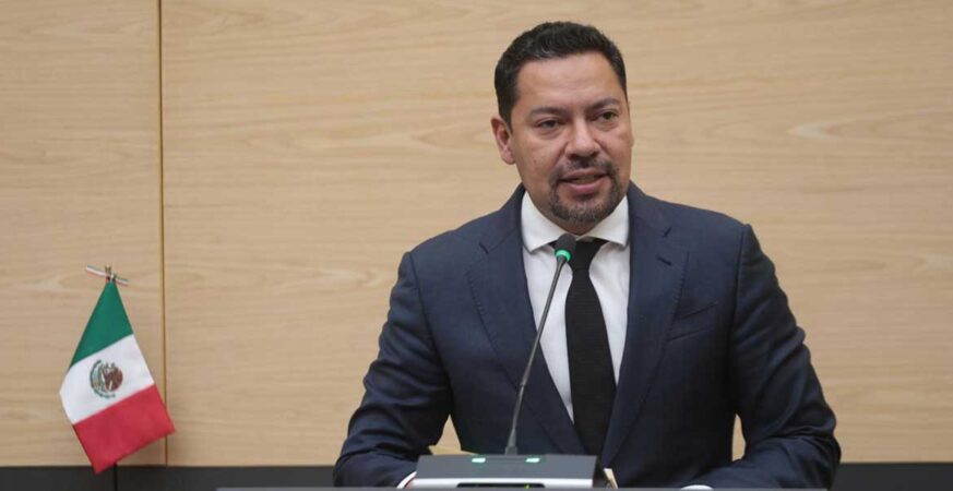 Andrés Villegas busca garantizar que las escuelas sean espacios libres de violencia para maestros