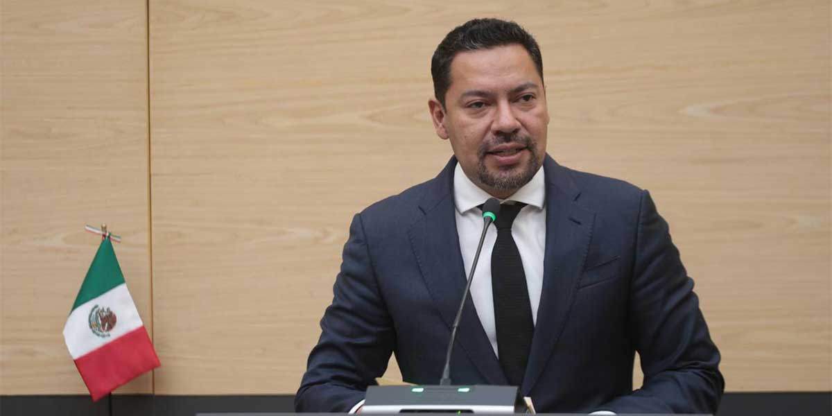 Andrés Villegas busca garantizar que las escuelas sean espacios libres de violencia para maestros