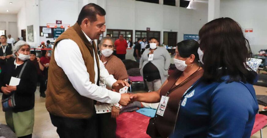 Con brigadas de salud, gobierno estatal refuerza control sanitario en la Sierra Norte