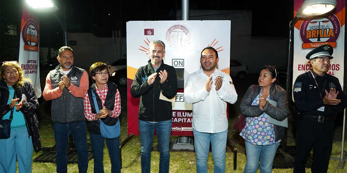 Enciende Gobierno de Pepe Chedraui luminarias modernizadas en colonia S.N.T.E con Puebla Brilla
