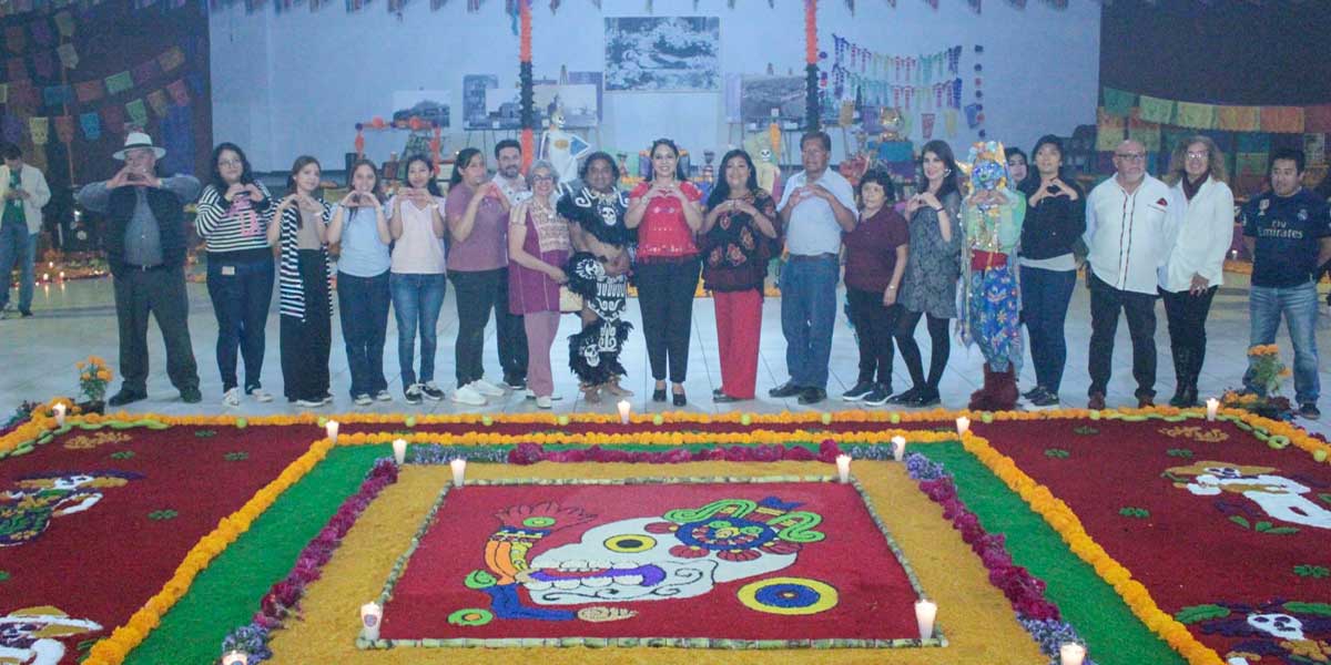 Tonantzin Fernández inaugura el Corredor de Ofrendas en el Complejo Cultural