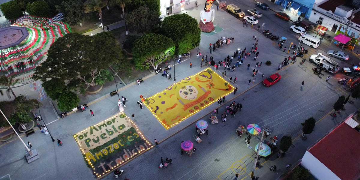Inicia la festividad de día de muertos en Amozoc con la primera Catrina y Tapete Monumental