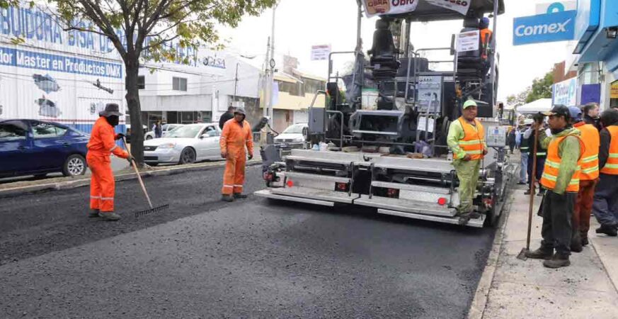 Reconstruye gobierno estatal 37 vialidades prioritarias en Puebla capital