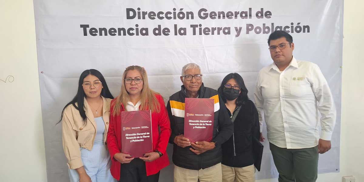 RECIBEN PRIMEROS 3 BENEFICIARIOS SU TÍTULO DE PROPIEDAD EN EL MARCO DEL PROGRAMA DE REGULARIZACIÓN EN TEXMELUCAN