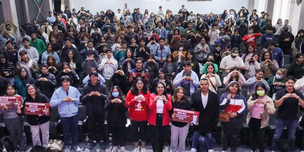Reafirma Tonantzin Fernández su compromiso con las juventudes cholultecas