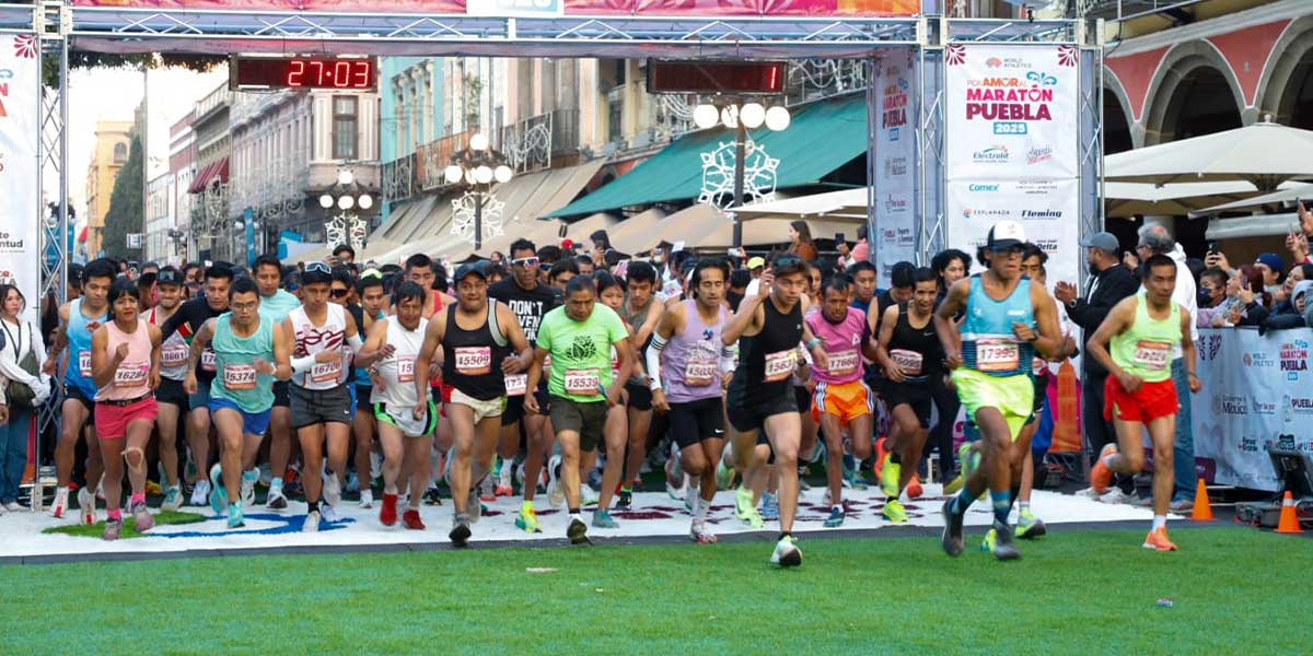 Fiesta deportiva reúne a 20 mil personas en el Maratón de Puebla 2025