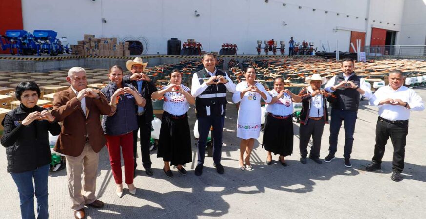 Mega entrega de apoyos para el campo, acto de justicia en Puebla
