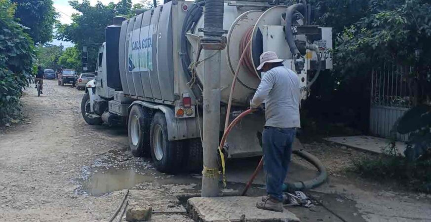 Limpieza y desazolve en más de 10 kilómetros de drenaje realizó Agua de Puebla en comunidades afectadas por las lluvias en la Sierra Norte
