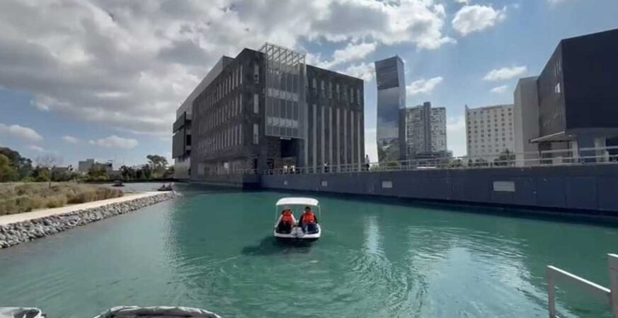 Lago del CIS en Puebla estrena paseos en lancha; promueve convivencia familiar