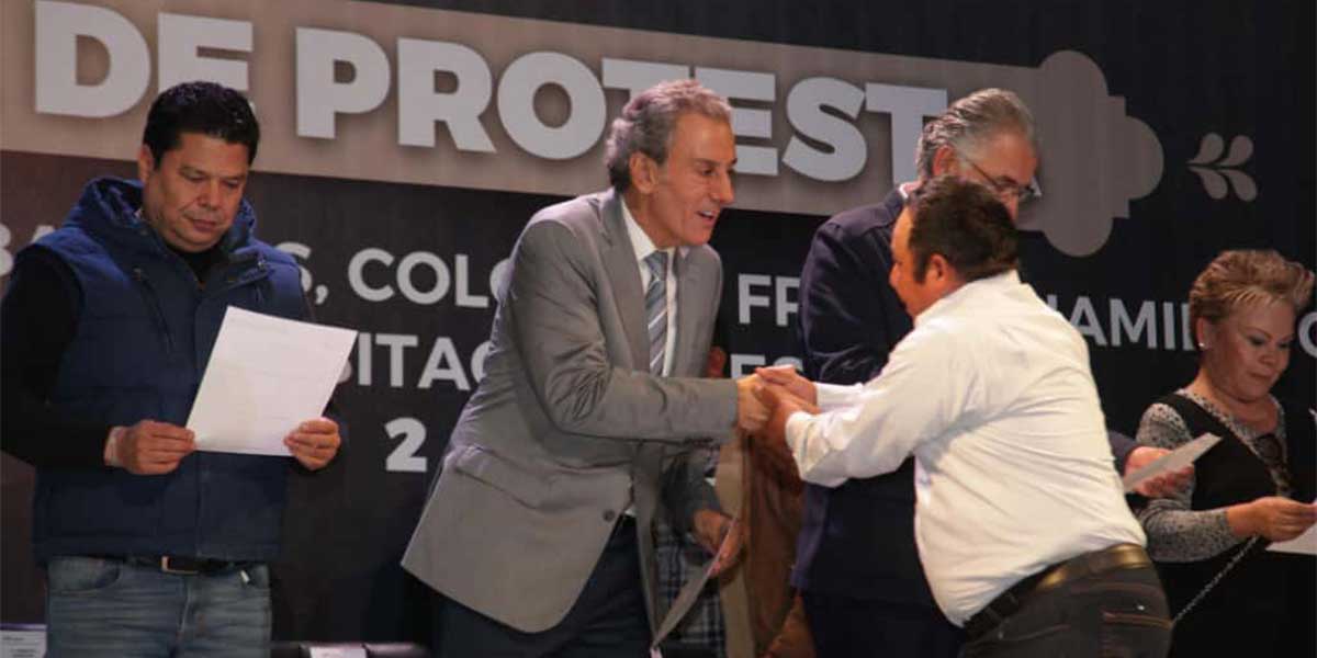 Entrega Pepe Chedraui constancias de mayoría a integrantes de Mesas Directivas de Vecinos