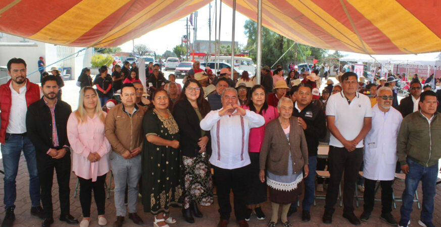 Con jornada de atención ciudadana, Severiano de la Rosa acerca servicios a familias de Ex Hacienda Concepción Capulac