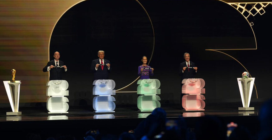 ESTAMOS ORGULLOSOS Y ORGULLOSAS DE RECIBIR POR TERCERA VEZ LA COPA MUNDIAL. TENEMOS UN PUEBLO EXTRAORDINARIO: PRESIDENTA CLAUDIA SHEINBAUM EN SORTEO FIFA 2026