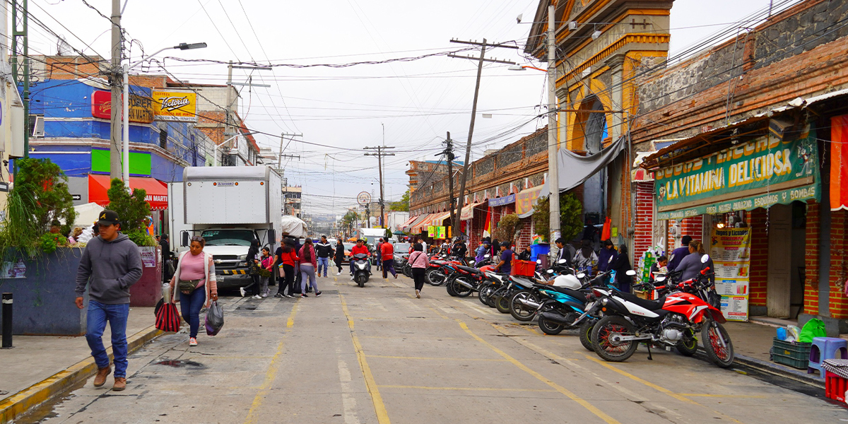 GOBIERNO DE TEXMELUCAN Y LOCATARIOS DEL MERCADO MUNICIPAL CONSOLIDAN ACUERDOS PARA EL DESARROLLO DEL COMERCIO LOCAL