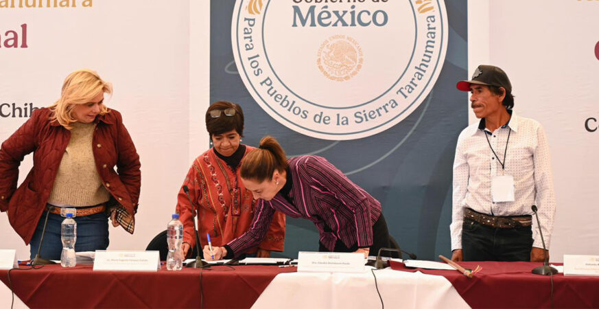 “ES JUSTICIA TERRITORIAL”: PRESIDENTA CLAUDIA SHEINBAUM ENCABEZA ENTREGA DE MÁS DE 3 MIL HECTÁREAS DE LA SIERRA TARAHUMARA DE CHIHUAHUA AL PUEBLO ÓDAMI