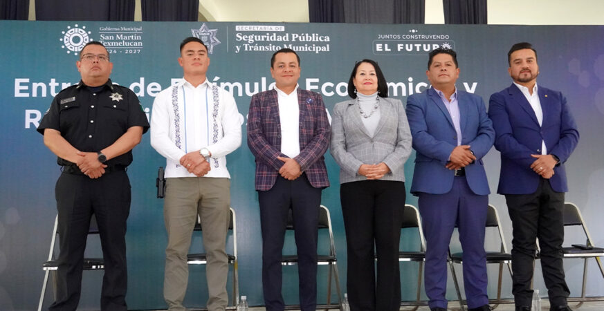 ENTREGÓ GOBIERNO DE TEXMELUCAN ESTÍMULOS ECONÓMICOS Y RECONOCIMIENTOS POLICÍAS MUNICIPALES
