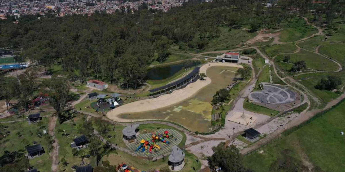 FAMILIAS POBLANAS CONVIVEN CON PAZ Y ALEGRÍA EN EL FESTIVAL NAVIDEÑO 2025