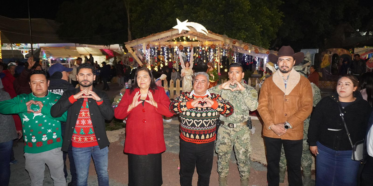 CON NUEVO RÉCORD DE ASISTENCIA, AMOZOC SE UNIÓ PARA ENCENDER SU ÁRBOL DE NAVIDAD
