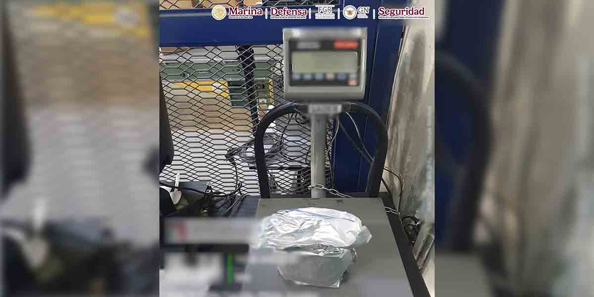 EN EL AICM, AUTORIDADES FEDERALES ASEGURAN UN PAQUETE CON FENTANILO ENVIADO DESDE UN PAÍS ASIÁTICO