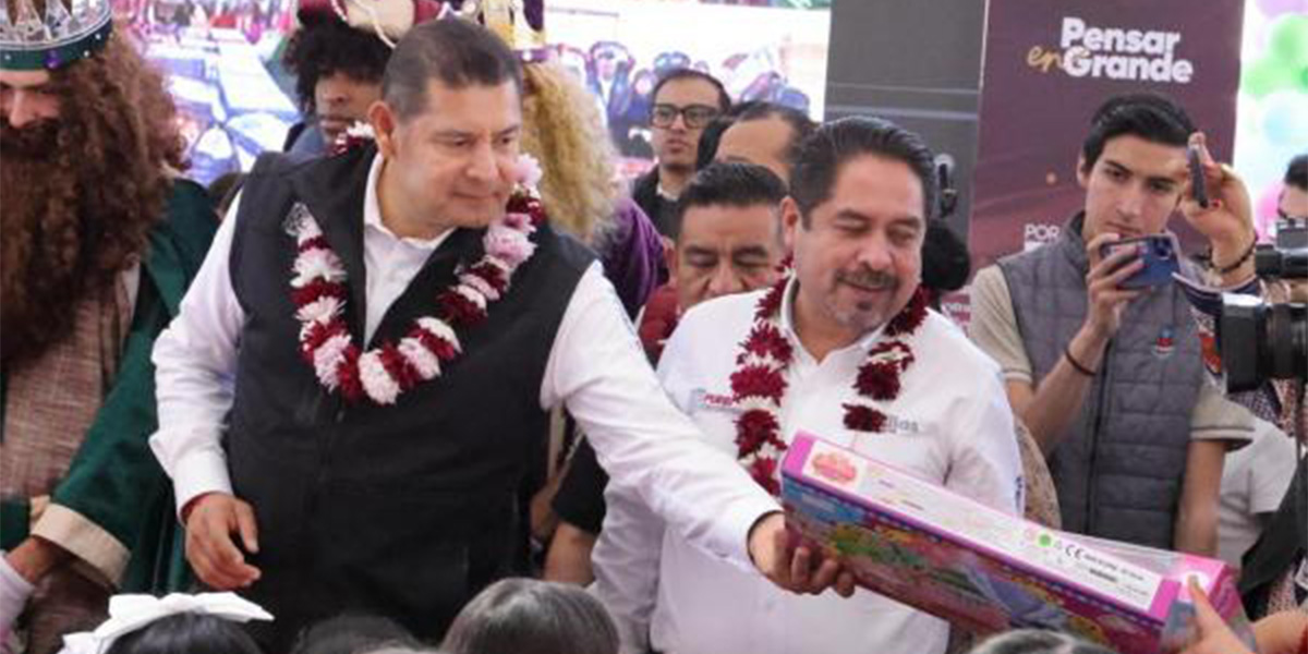 CON ALEGRÍA Y SENSIBILIDAD, GOBIERNO DE PUEBLA ENTREGA MILES DE JUGUETES EN 27 MICRORREGIONES