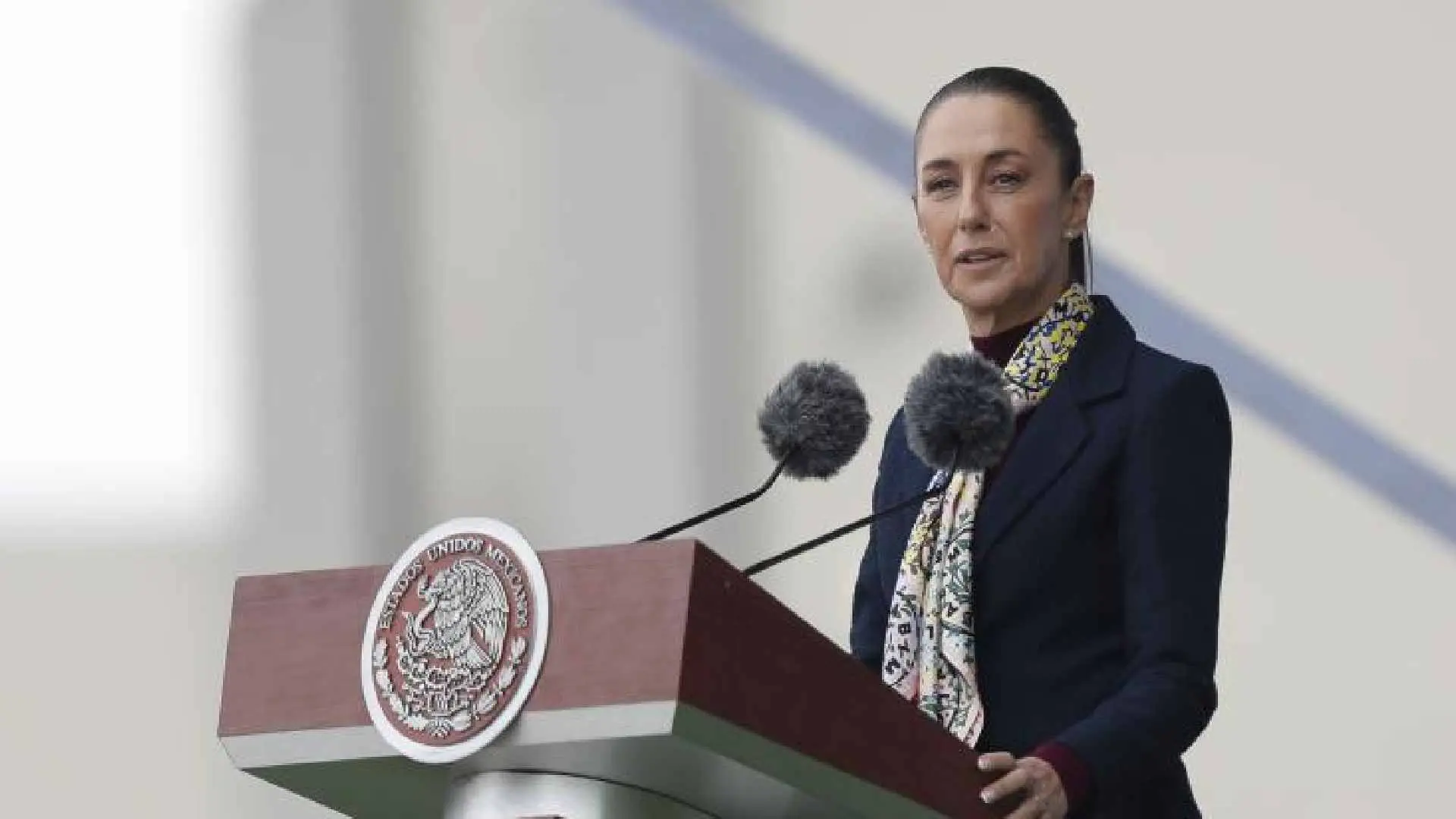 México rechaza la intervención militar en Venezuela y aboga por una solución diplomática