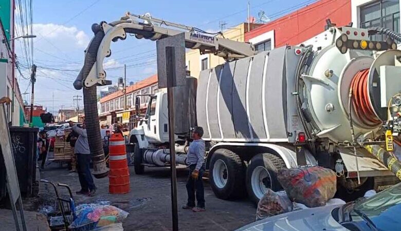 Acciones de mantenimiento sanitario en el mercado municipal Cosme del Razo