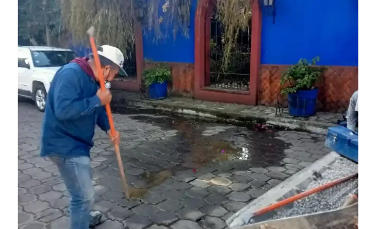 Atiende SOSAPACH fuga de agua en Club de Golf gracias a reporte ciudadano