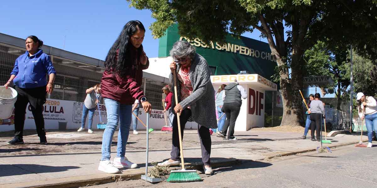 Encabeza Lupita Fernández faena comunitaria en el DIF Municipal