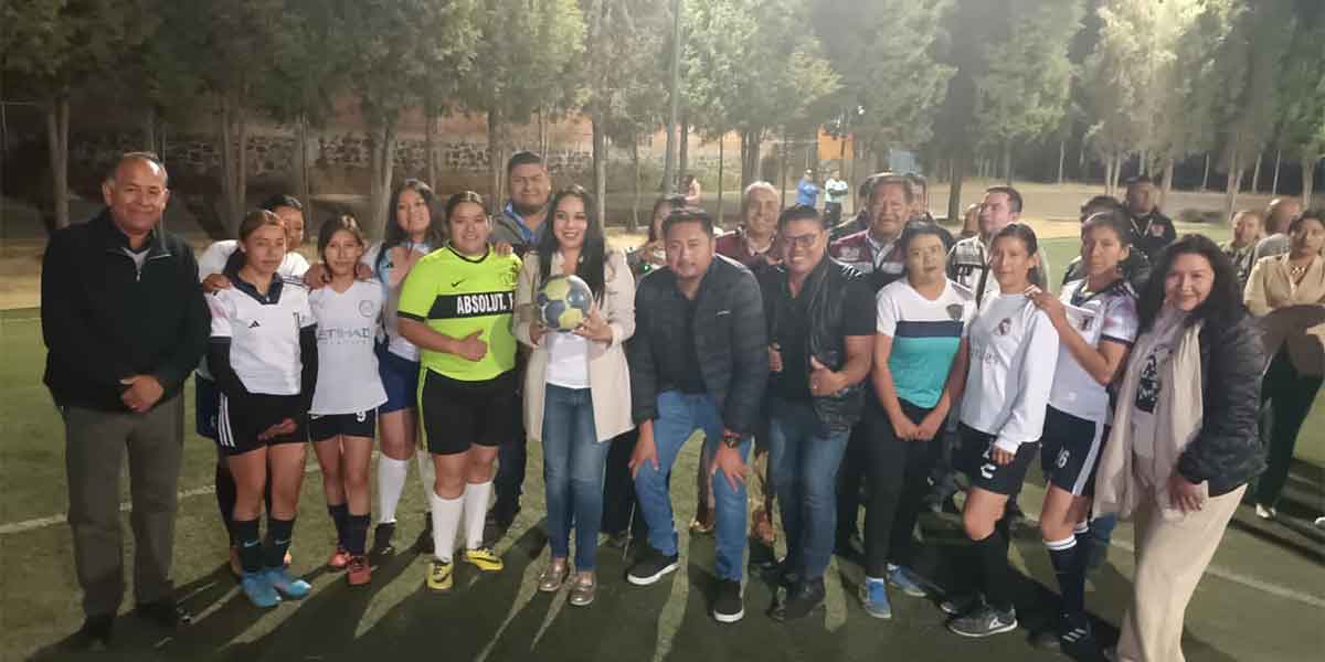 Desarticula la FGE en Cuautlancingo un punto de resguardo de vehículos y autopartes robadas; detuvo a tres personas, incluido el líder de la banda, y recuperó motocicletas y diversos indicios