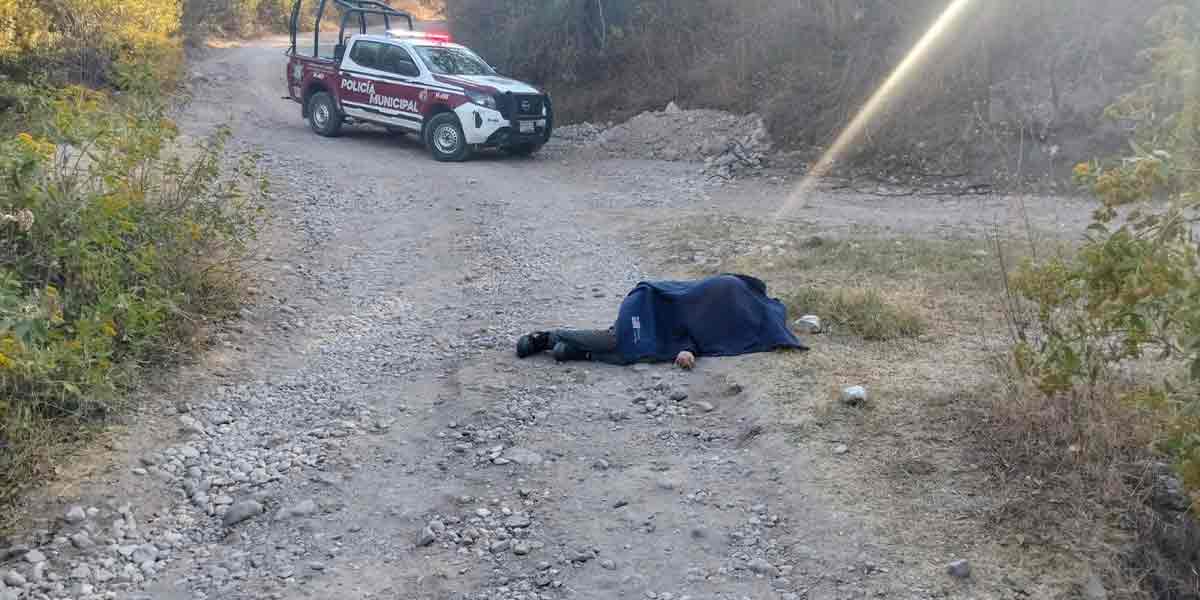 Tiran bolsas con restos humanos en Chietla