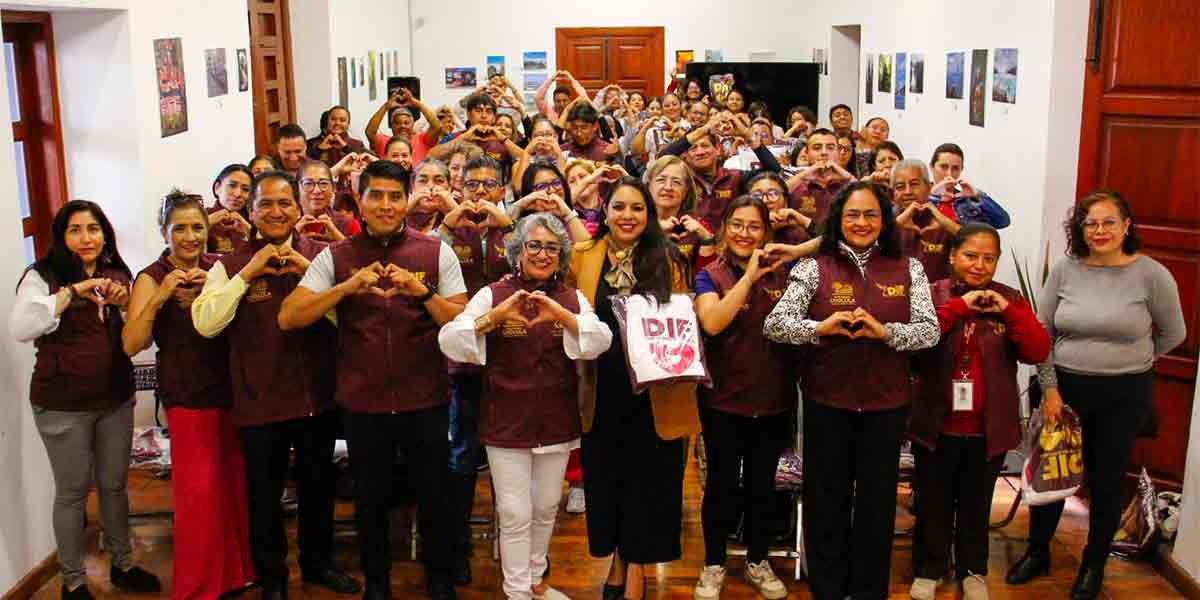 Entrega Tonantzin Fernández uniformes a personal del DIF Municipal