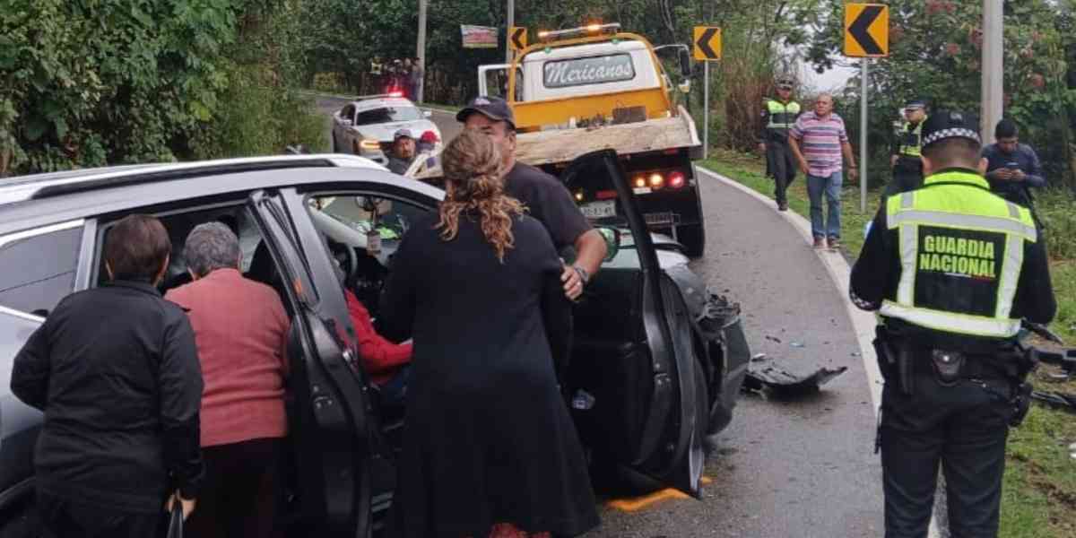Se registró nuevamente otro aparatoso percance automovilístico sobre la carretera federal 129 Amozoc