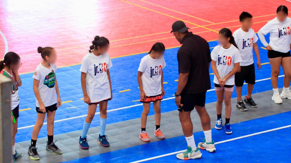 Realiza Gobierno de Pepe Chedraui Clínica de Básquetbol con Jr. NBA en Puebla
