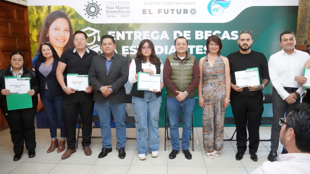 ENTREGÓ GOBIERNO DE JUAN MANUEL ALONSO 50 BECAS A ESTUDIANTES TEXMELUQUENSES DE LA UTH