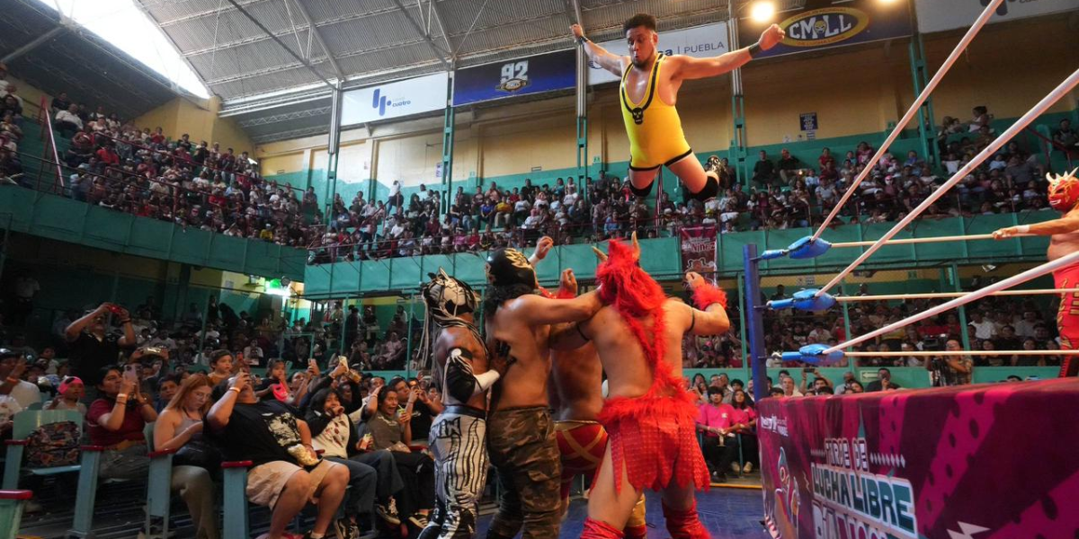 Con función de lucha libre, Pepe Chedraui celebra el Día de la Niñez