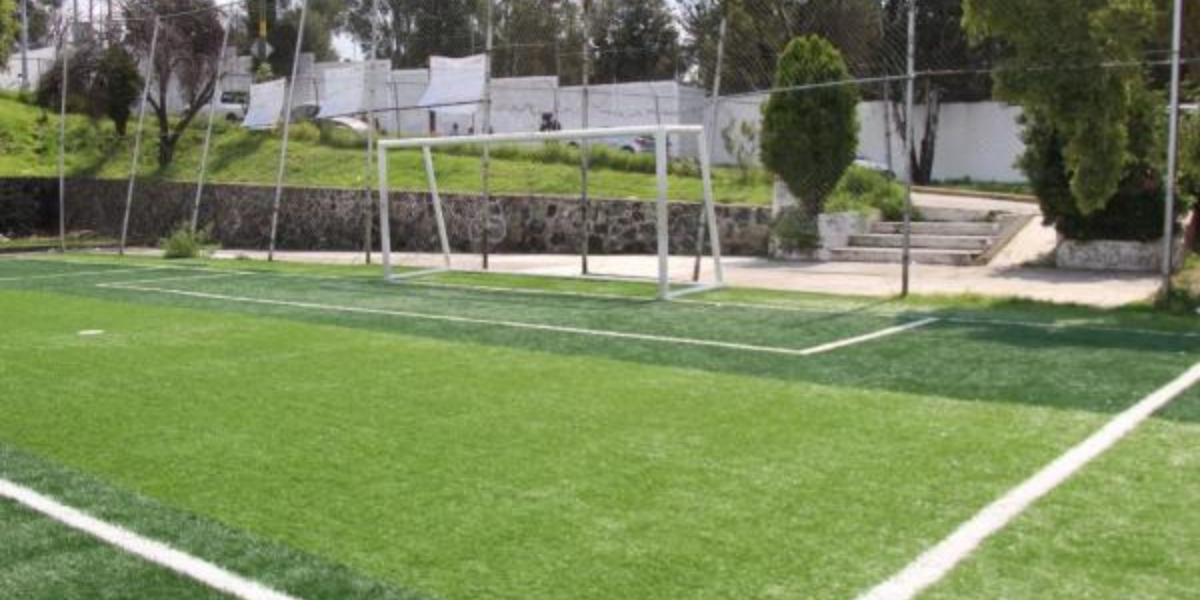 Puebla apuesta al deporte: construirán 25 canchas con respaldo de la CONADE