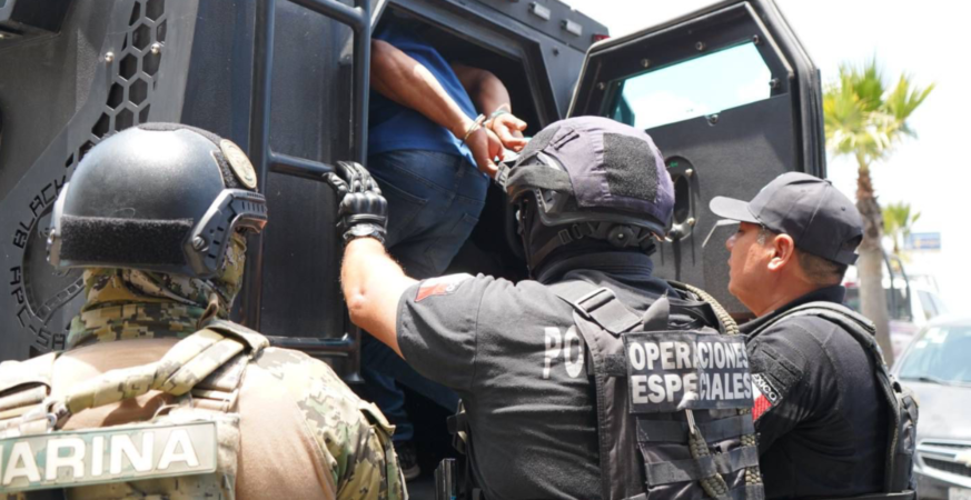 SEMAR, SSP Y FGE REALIZAN TRASLADO DE “EL BUKANAS” AL PENAL DE TEPEXI